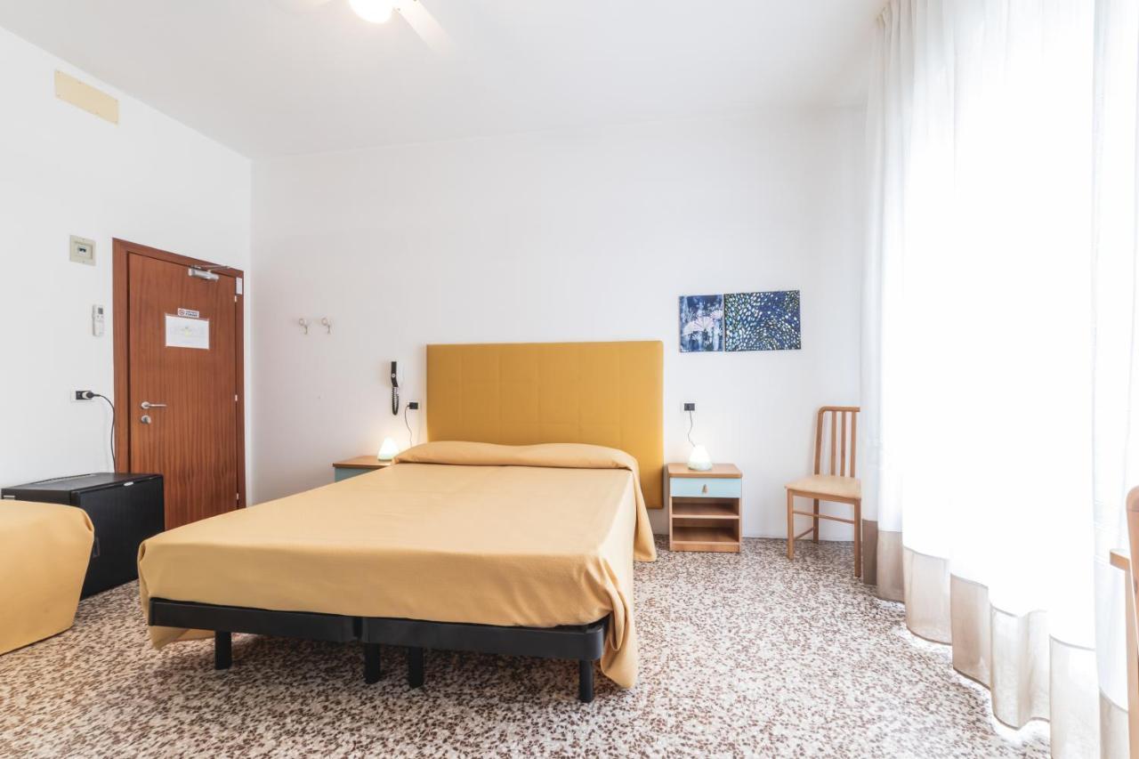 B&B Moresco Cattolica Eksteriør billede