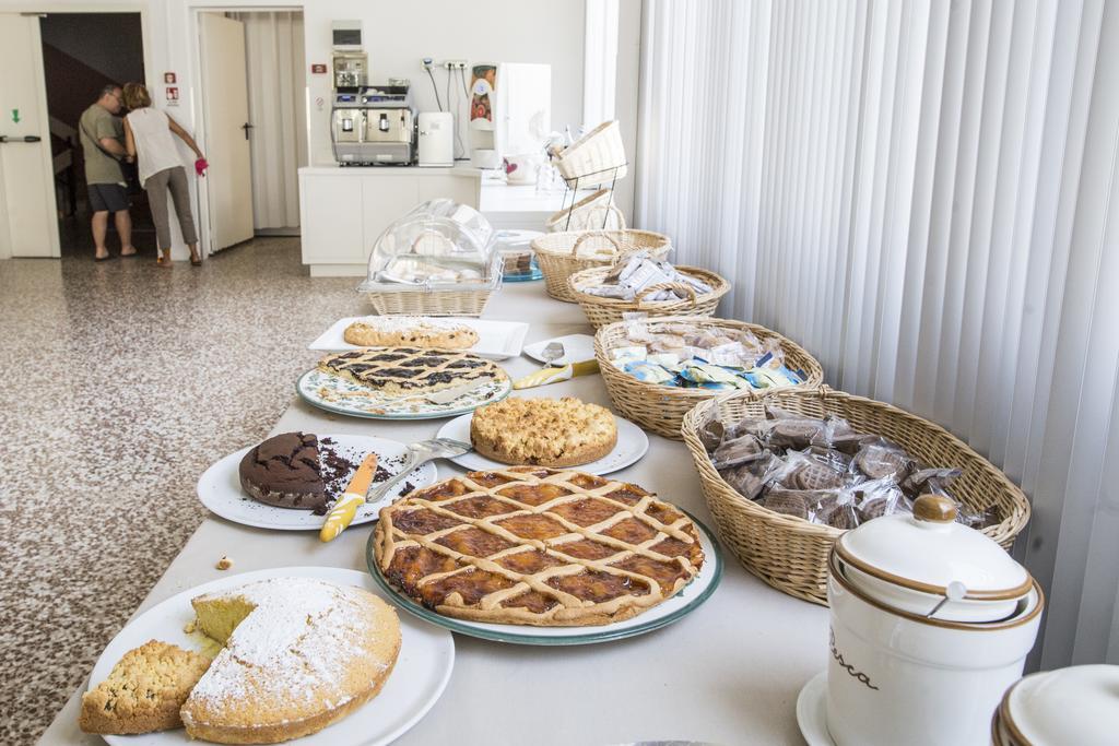 B&B Moresco Cattolica Eksteriør billede